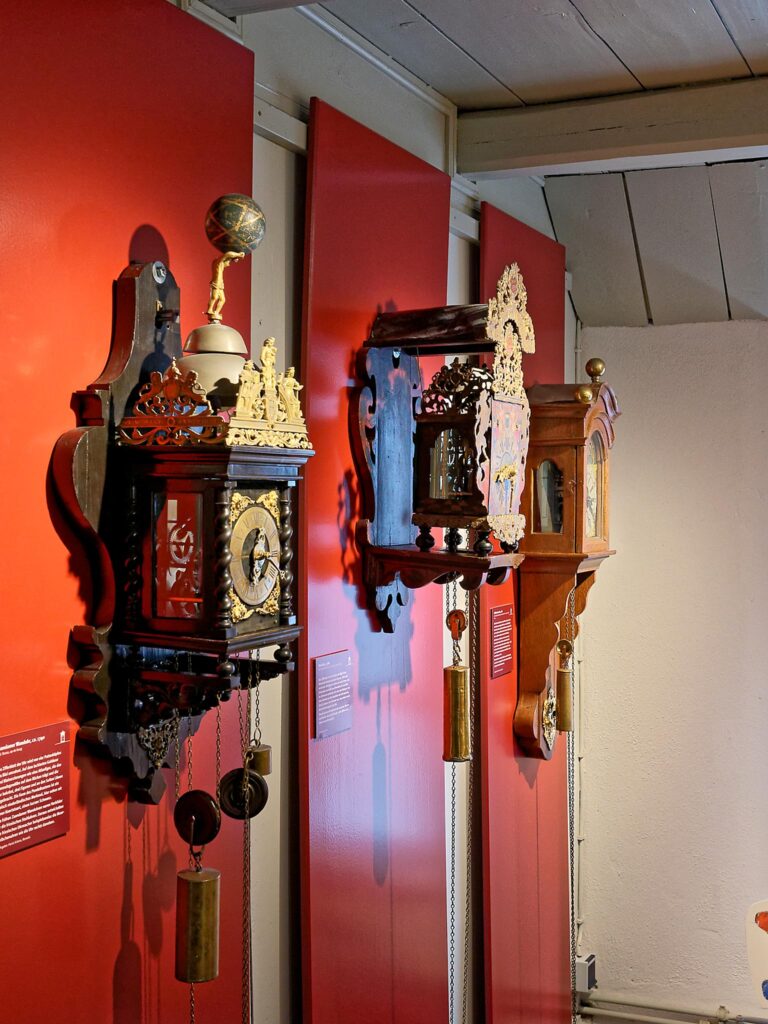 Sonderausstellung - Zeitlos! – Friesische Uhren und Uhrmacherkunst