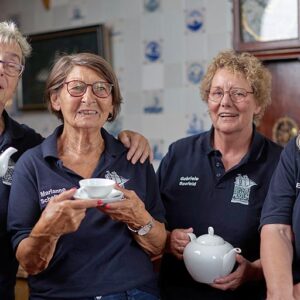 „Teetied“ im Kapitänshaus mit Ostfriesentee und selbstgebackenem Kuchen